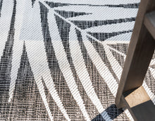 Load image into Gallery viewer, Outdoor Palm Rug in Black