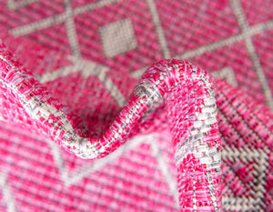 Outdoor Tribal Trellis Rug in Pink