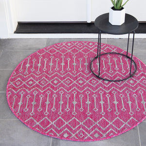 Outdoor Tribal Trellis Rug in Pink