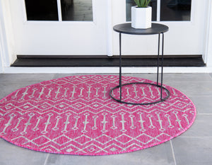 Outdoor Tribal Trellis Rug in Pink